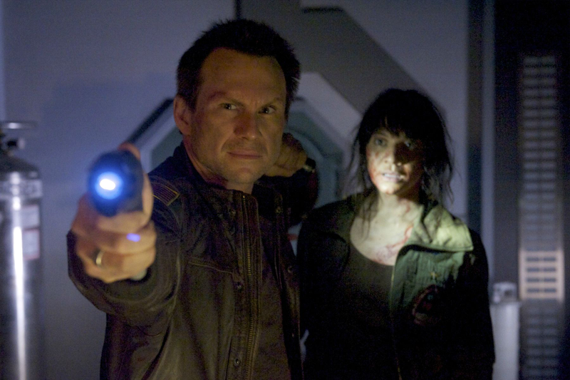 Illustration for article titled Clip makes Christian Slater's Stranded look like The Thing meets Moon